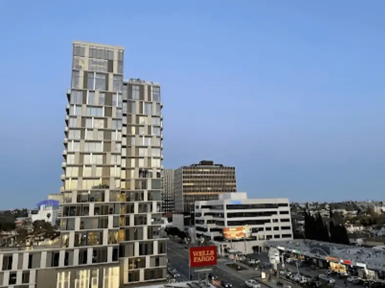 Viviendo la buena vida en Wilshire Boulevard