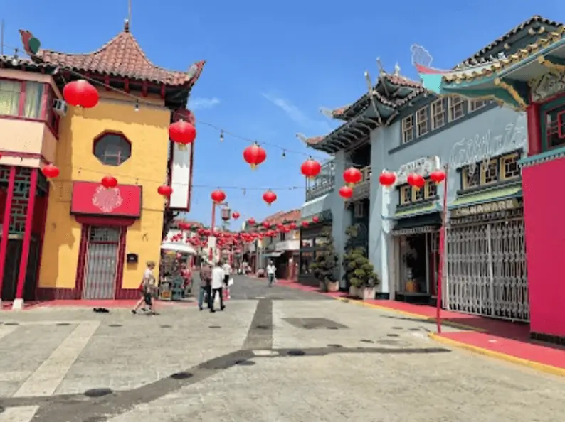 abogado para discriminación china en el trabajo